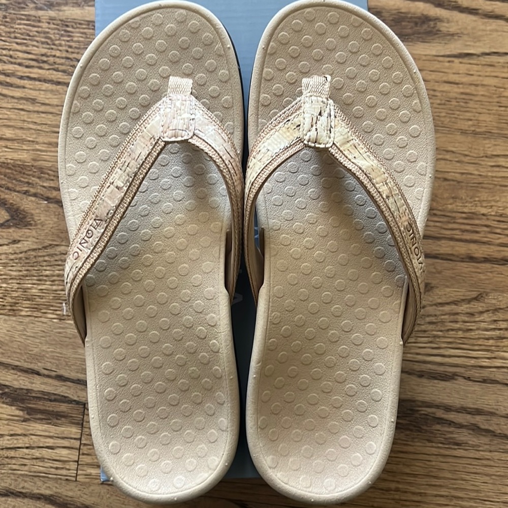 Vionic Gold Cork Tide ll size 9